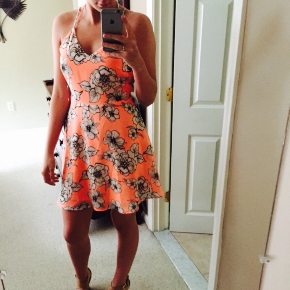Peach patterned spring dress - size MED